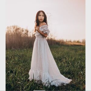 Never worn adorable teens dress.